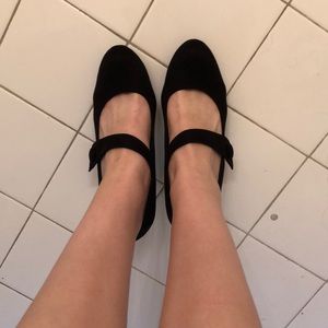 Black American eagle pumps